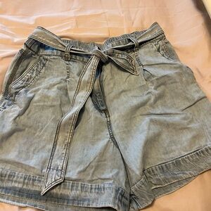 LOFT Light Gray Tie-Belt Shorts